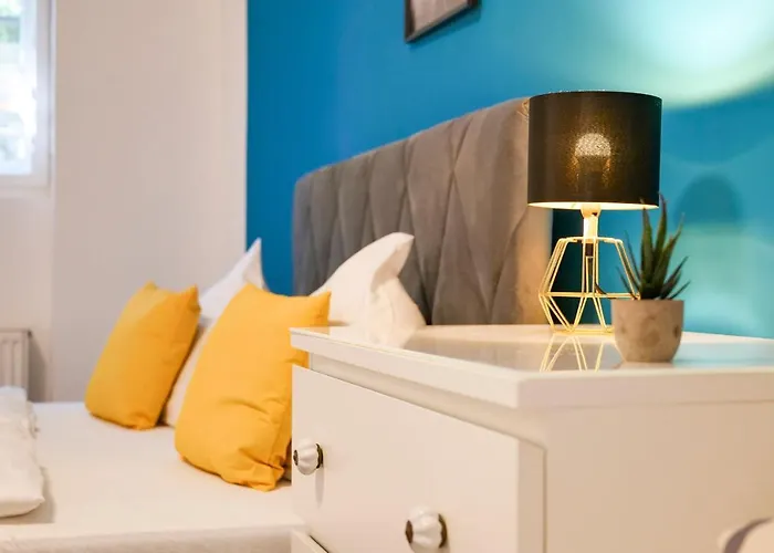 Appartement Blue Chili 31 - Stadtwohnung Fuer 7 - Modern Zentral Karlshorst Wlan Berlijn