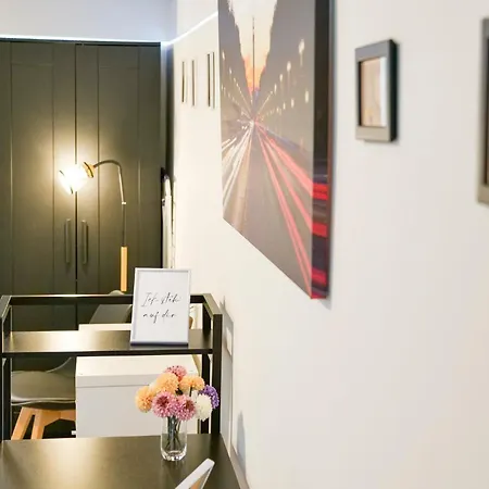 Apartman Blue Chili 31 - Stadtwohnung Fuer 7 - Modern Zentral Karlshorst Wlan *
