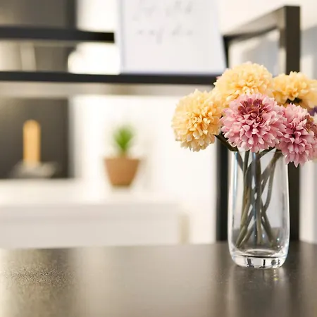 Apartamento Blue Chili 31 - Stadtwohnung Fuer 7 - Modern Zentral Karlshorst Wlan *