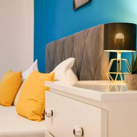 Apartment Blue Chili 31 - Stadtwohnung Fuer 7 - Modern Zentral Karlshorst Wlan Berlin